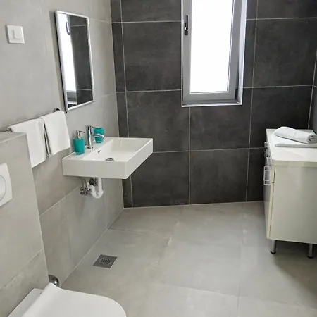 Apartman Lina *